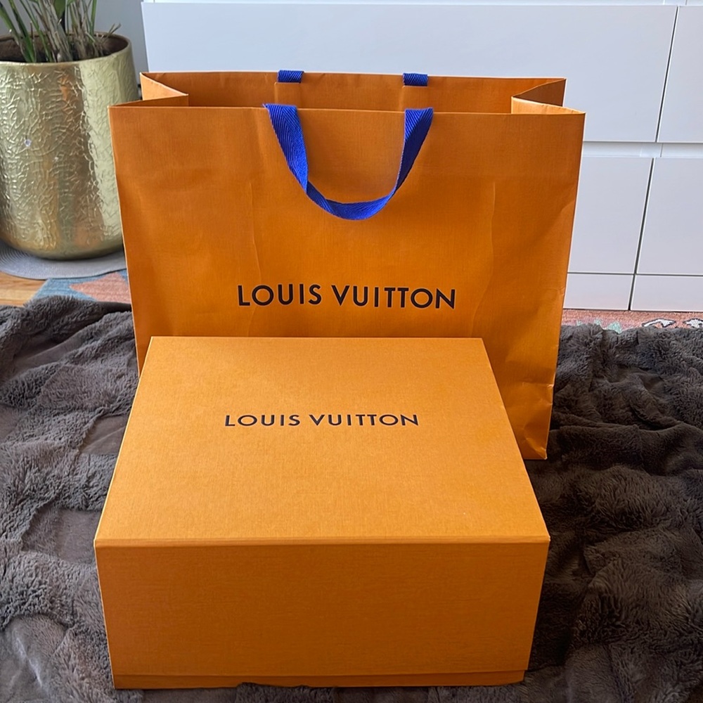 Lv empty box w shopping bag